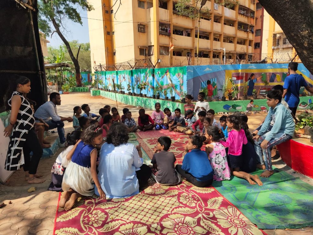 सामाजिक गतिविधियों की जगह के रूप में परिवर्तित जगह का उपयोग