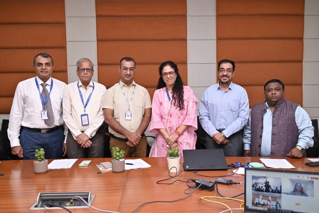 Panel of jury members from HDFC Bank and YUVA, from left to right - Mr. Manish Y Pal, Mr. Ravi Ramchandani, Mr. Munish Chetal, Ms. Vandana Arora, Mr. Sharukh R. Taraporewala, Mr. George Srigiri
